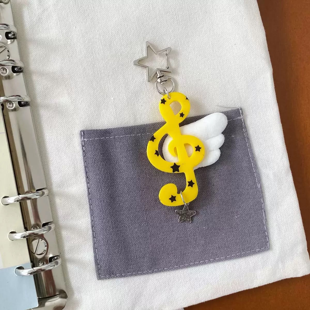 Aesthetic musical angel wings keychain