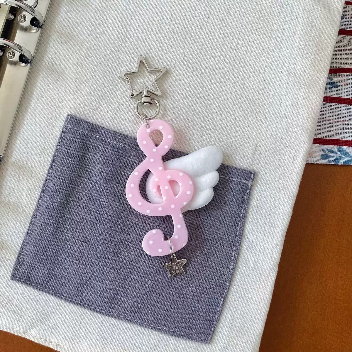 Aesthetic musical angel wings keychain