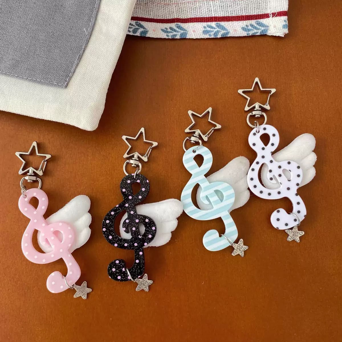 Aesthetic musical angel wings keychain