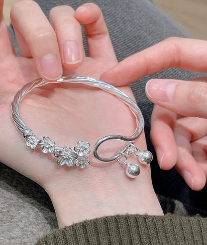 Flower bracelet