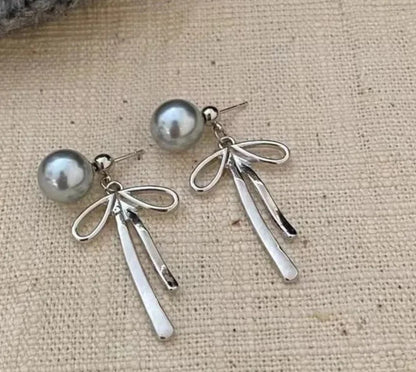 Pearl ribbon earrings