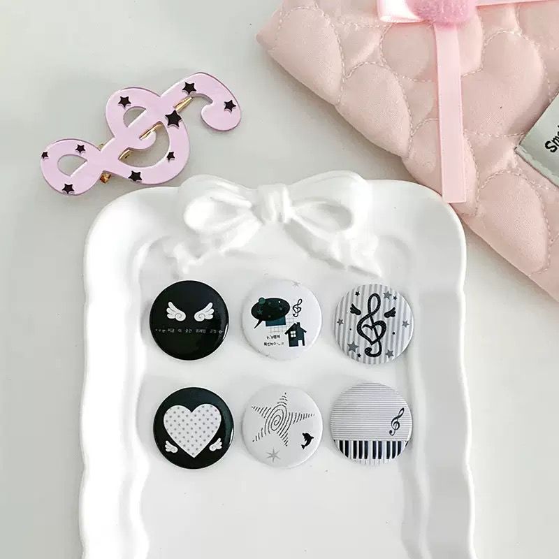 Kawai brooch badge random