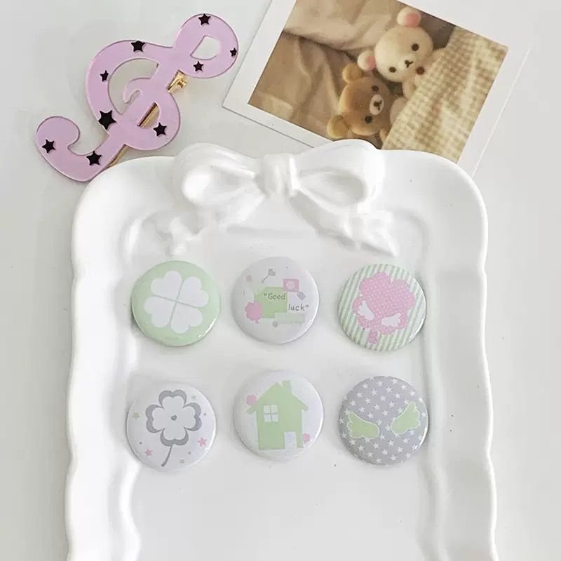 Kawai brooch badge random