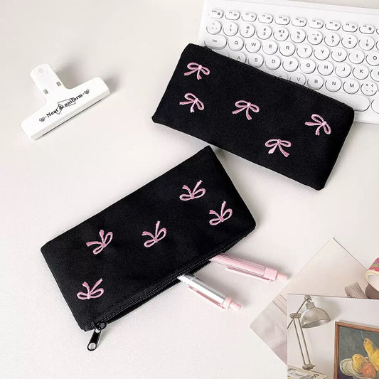 Ribbon pencil wallet